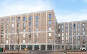 Bright Modern Studios And Private Bedrooms With Shared Kitchen At Straits Meadow Near Edinburgh City Centre